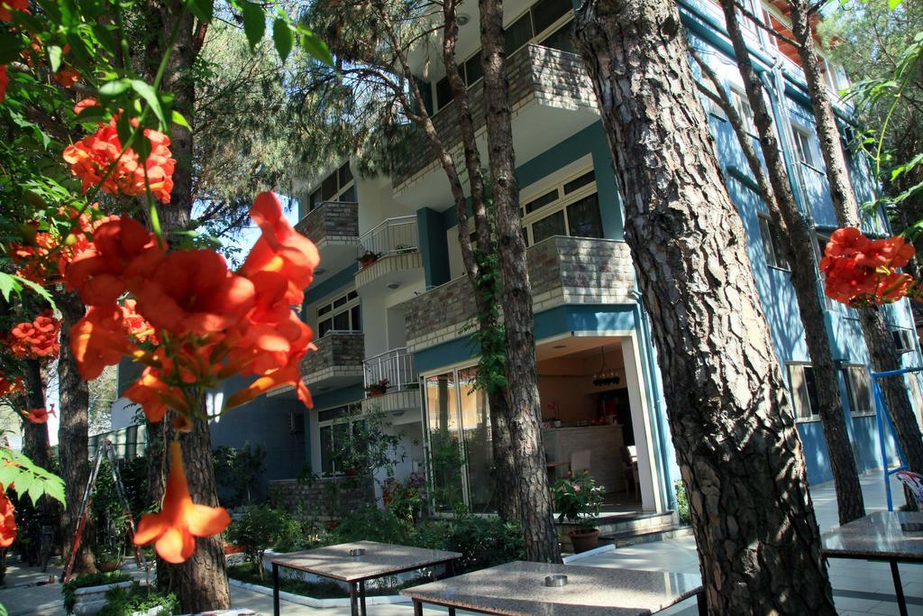 Hotel Princi i Vogel Velipojë Buitenkant foto